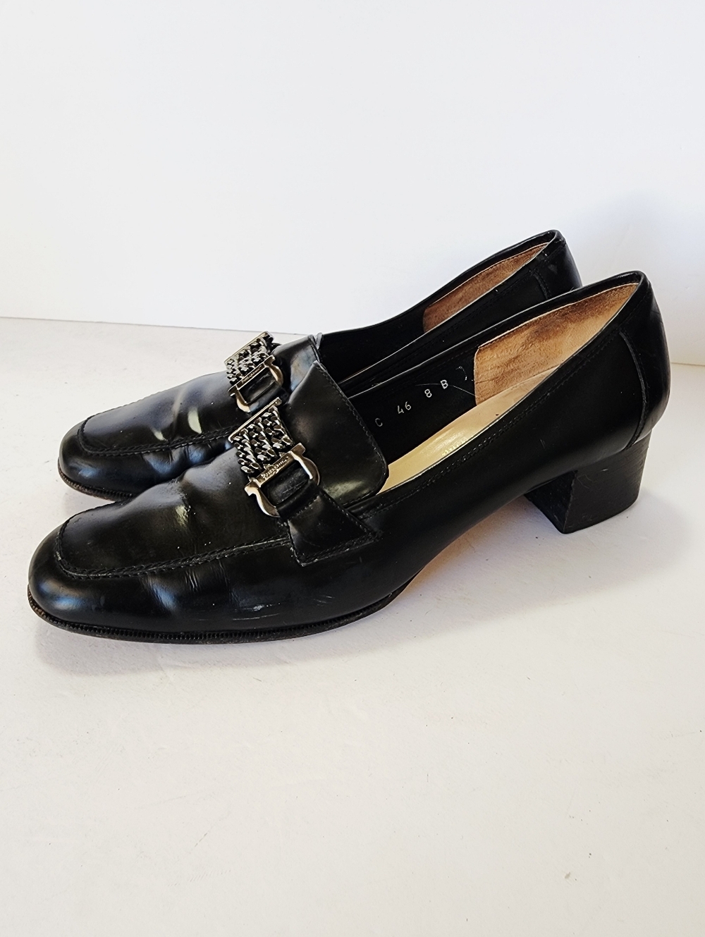 Salvatore Ferrogamo Black Leather Low Heel Loafers with Chain Accent Size 8